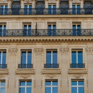 se puede tender ropa en un patio interior